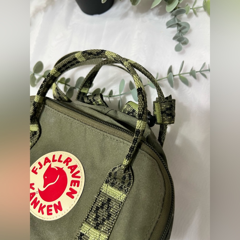 Fjallraven Mini Kanken Water Resistant Olive Green Backpack - Picture 2 of 6